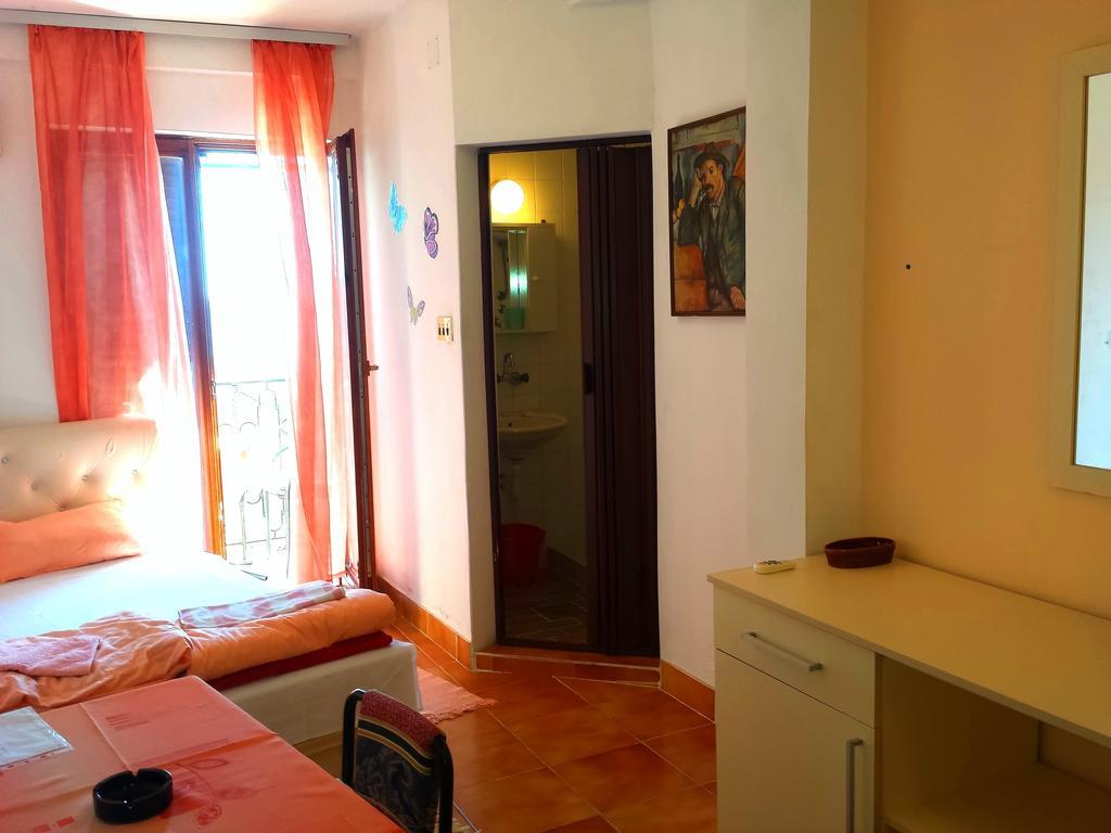 Apartments Prag Ulcinj Zimmer foto